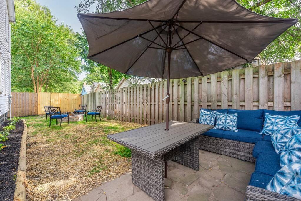 Charming Retreat In Cleveland 빌라 외부 사진